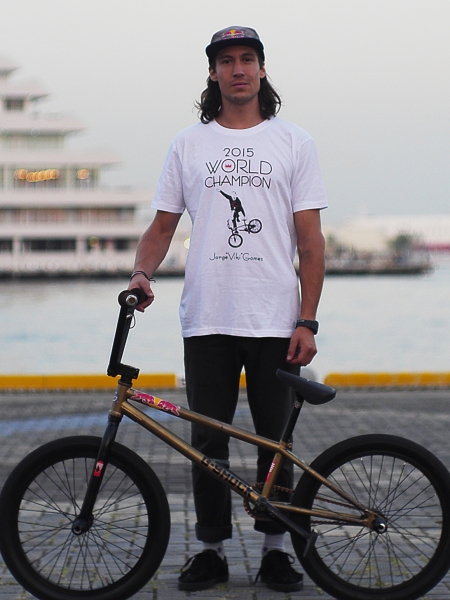 Jorge “Viki” Gomez(ビッキー・ゴメス)