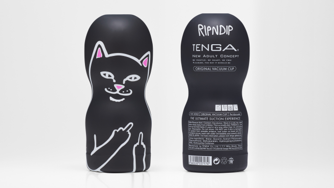 画像：リップンディップ×テンガ コラボレーションカップ ブラック